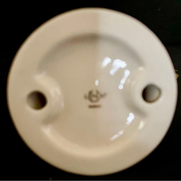 LENOX 2022 CHRISTMAS ORNAMENT - Picture 4 of 5